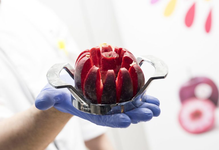 Kissabel, the 'Red Inside' apple makes debut at Fruit Attraction