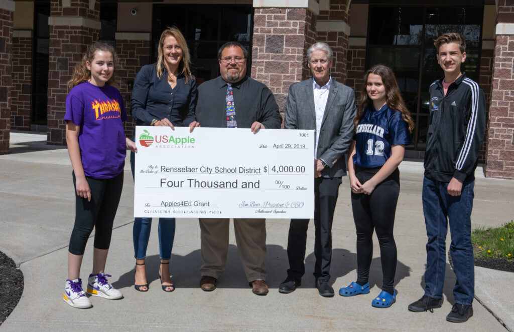 USApple awards Rensselaer City School District with Apples4Ed Grant