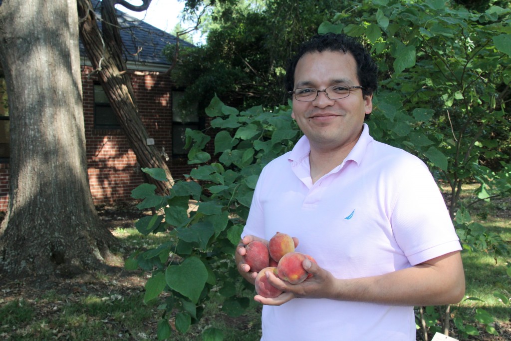 UGA’s Dario Chavez spotlighted in Fruit Growers News 40 Under 40 class