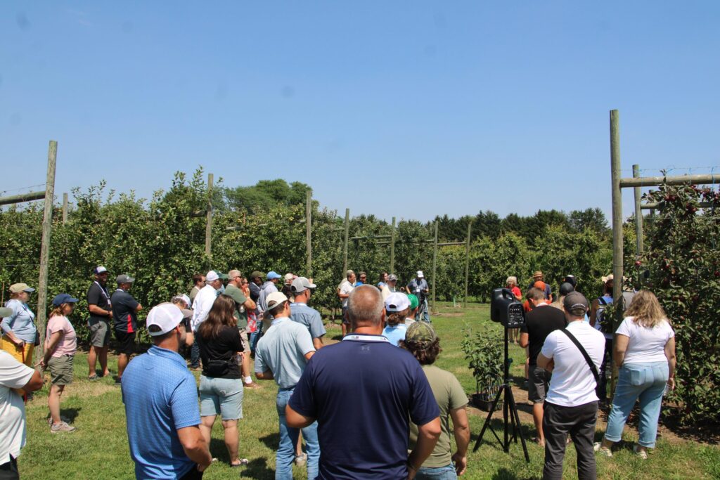 IFTA summer tour shows Canadian tree fruit methods