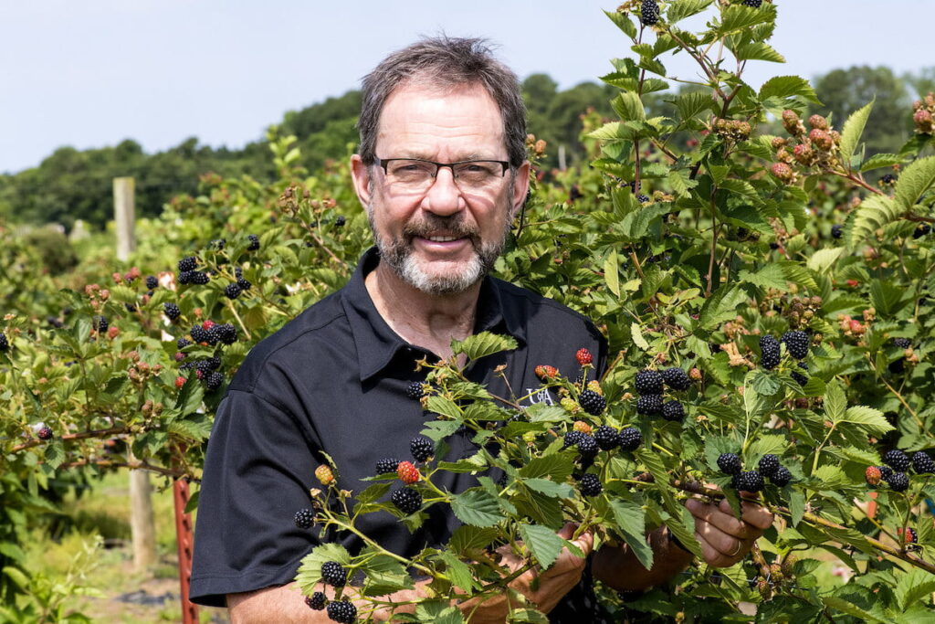 Fruit society honors Arkansas fruit breeder John Clark