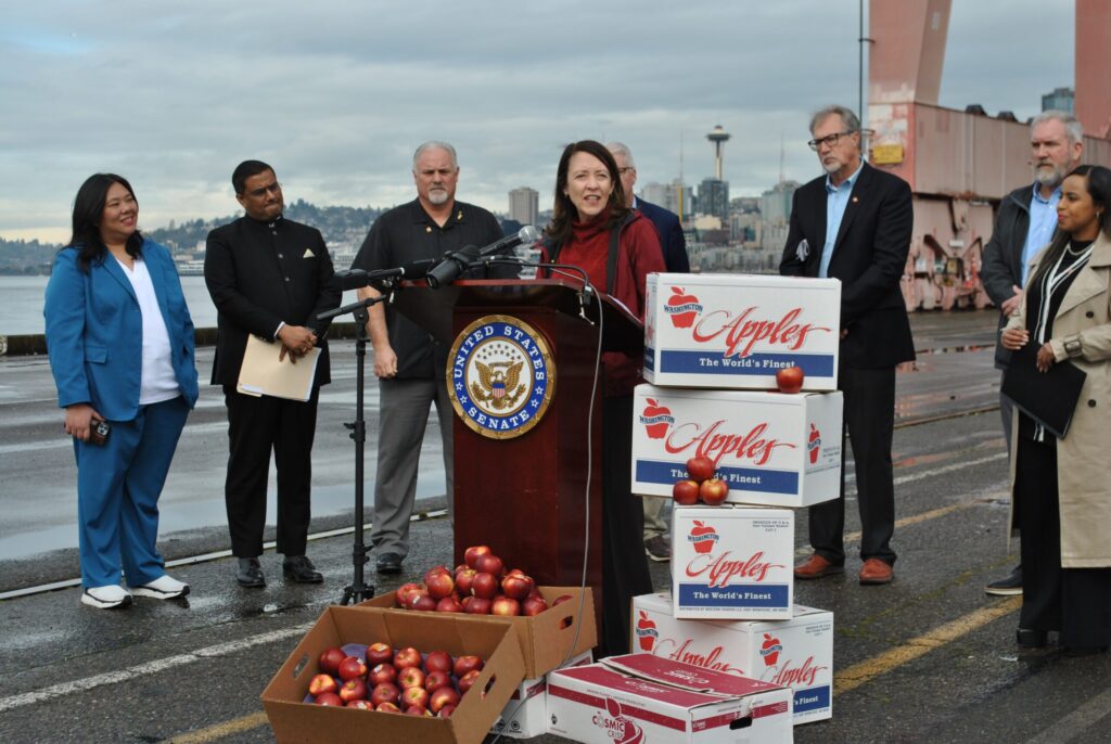 Sen. Cantwell praises post-tariff apple exports