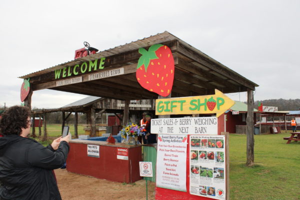 Bus tour visits Texas farms during agritourism convention