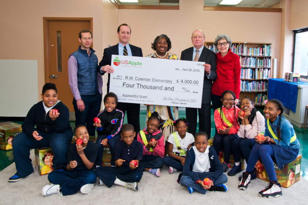 USApple awards Baltimore school with Apples4Ed Grant